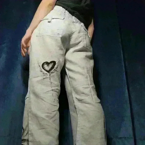 Crazy In Love heart eyes design hand-painted baby blue 100%  linen cargo pants - Picture 3 of 16